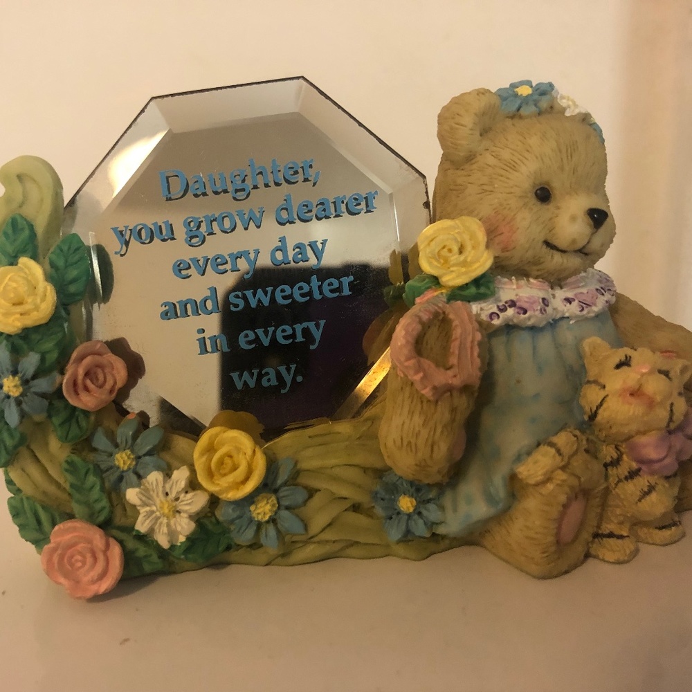 Cheerful reflections figurine